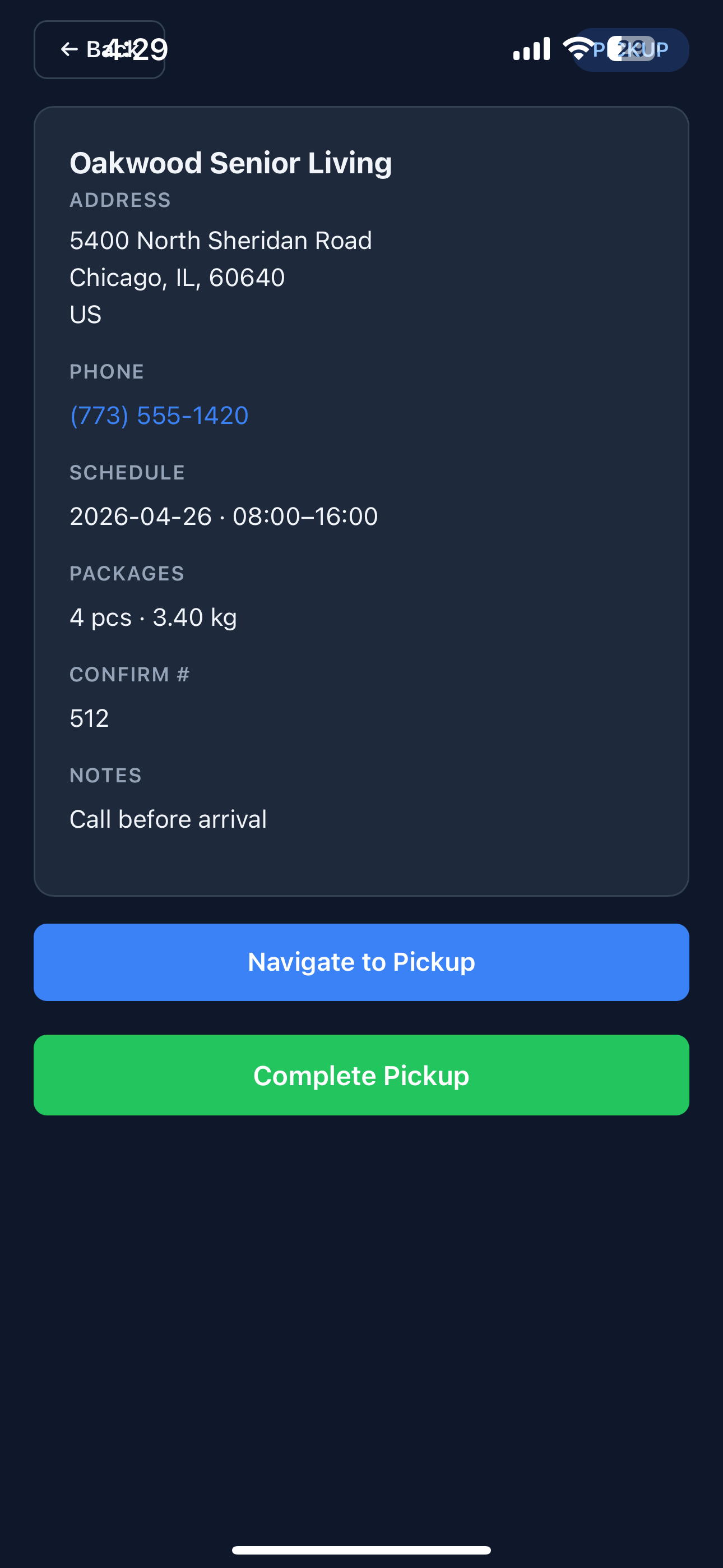 Abholungsdetailbildschirm mit Adresse, Telefonnummer, Zeitplan, Paketanzahl, Bestätigungsnummer und Notizen sowie Schaltflächen „Zur Abholung navigieren“ und „Abholung abschließen“.